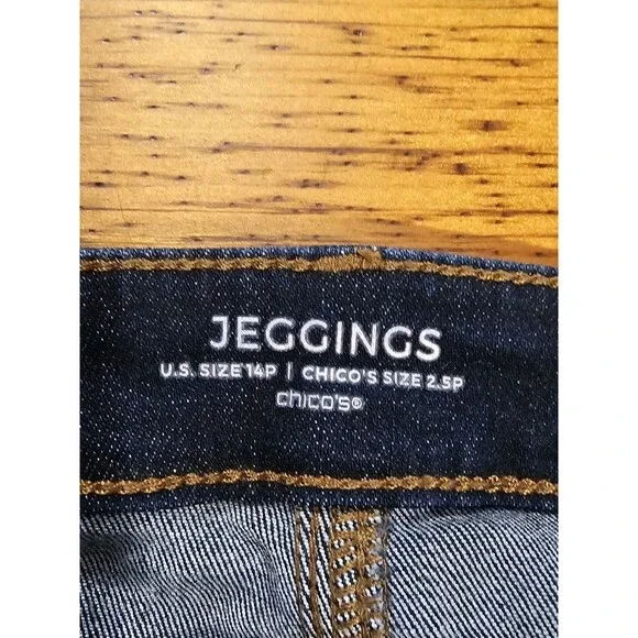 Chico’s So Slimming Pull On Slim Leg Jeans Dark Indigo Size 2.5P US 14P EUC - Picture 10 of 10